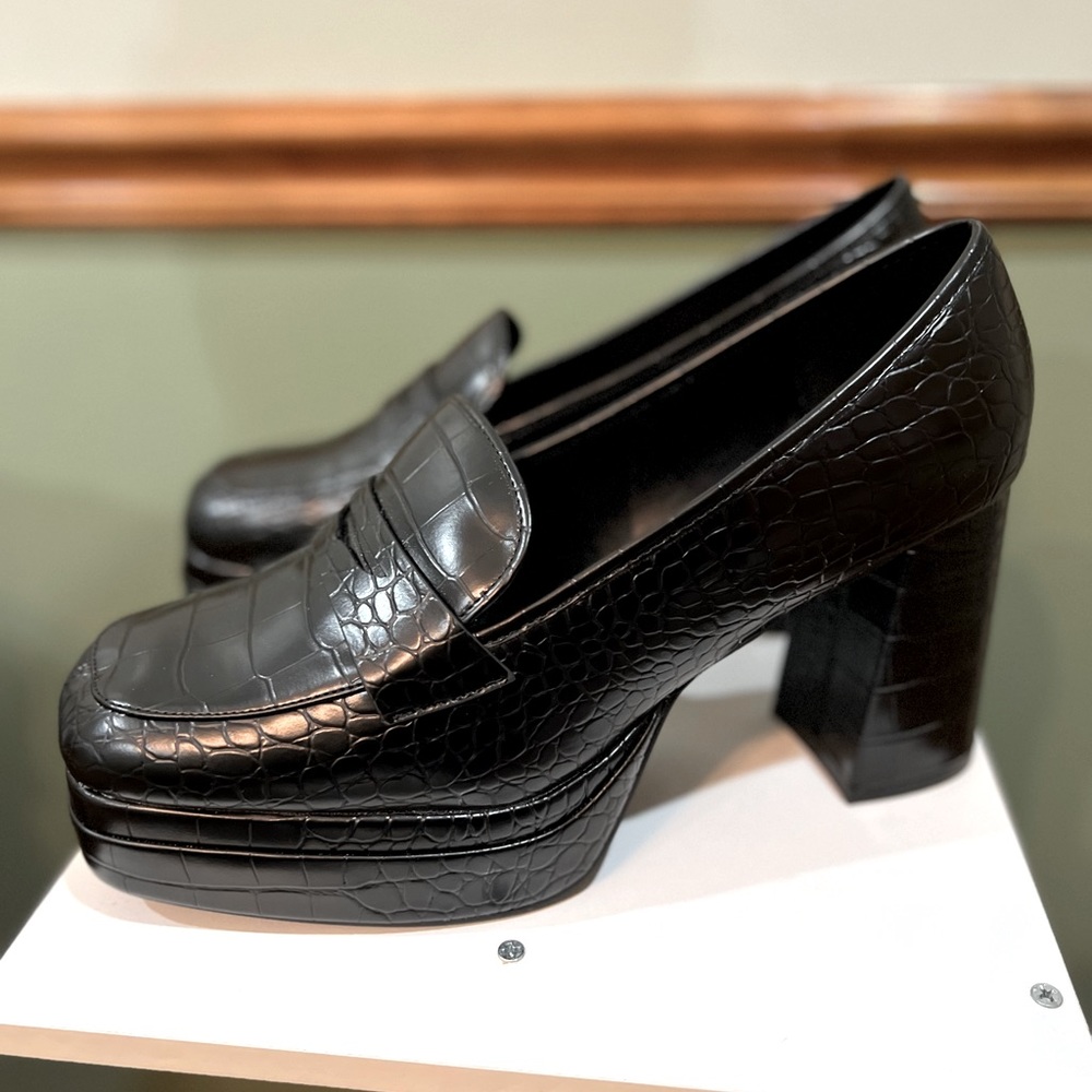 WOMEN'S FASHION TO FIGURE MADELYN WIDE WIDTH PLATFORM LOAFER 13 W